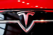 reguladores-de-seguranca-dos-eua-avaliam-mudancas-do-piloto-automatico-da-tesla