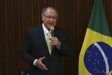 mais-de-115-mil-veiculos-foram-vendidos-em-menos-de-4-semanas,-diz-alckmin