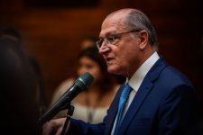 incentivo-para-compra-de-carros-vai-valer-ate-juros-cairem,-diz-alckmin