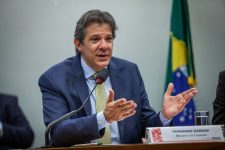 pacote-de-incentivo-automotivo-foi-repaginado,-mas-carro-segue-contemplado,-diz-haddad