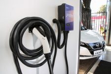 ladroes-de-cabos-sao-barreira-para-vendas-de-carros-eletricos